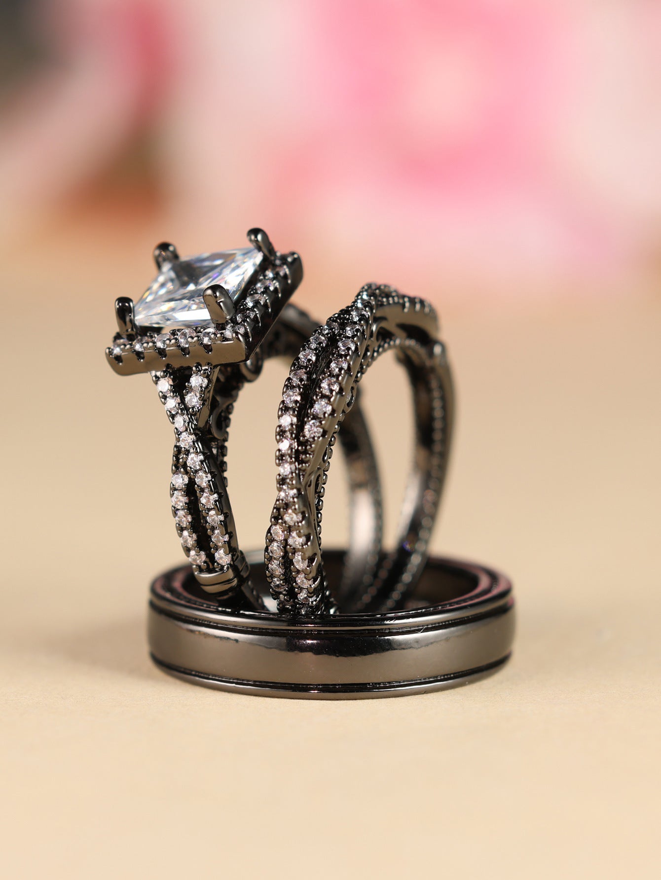 Green Hollow Rose Gold Three-Piece Diamond-Encrusted Zircon Ring Set