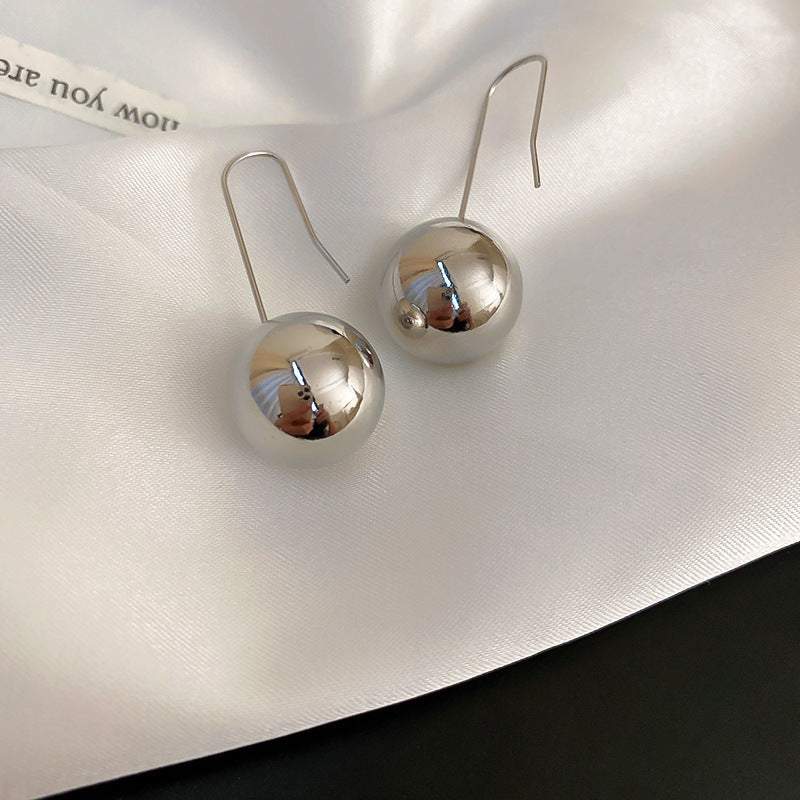 Niche Designer Silver Circle Earrings Luxury Minimalist Versatile Studs For Ladies