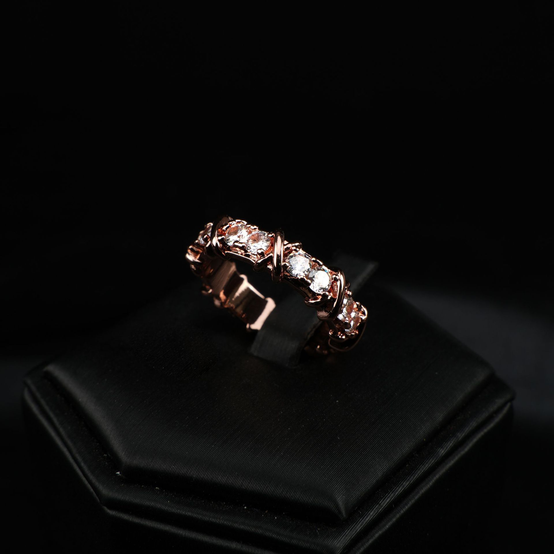 High Carbon Zircon Cross Row Ring For Women, Live Stream Bestseller Band, Real Gold Plated Copper Light Luxury Daily Versatile Jewelry