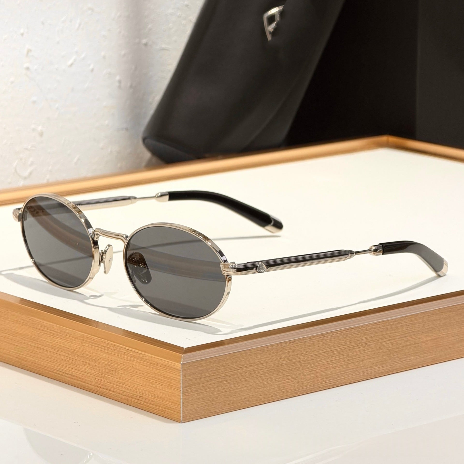 Casual And Versatile Metal Oval-frame Sunglasses