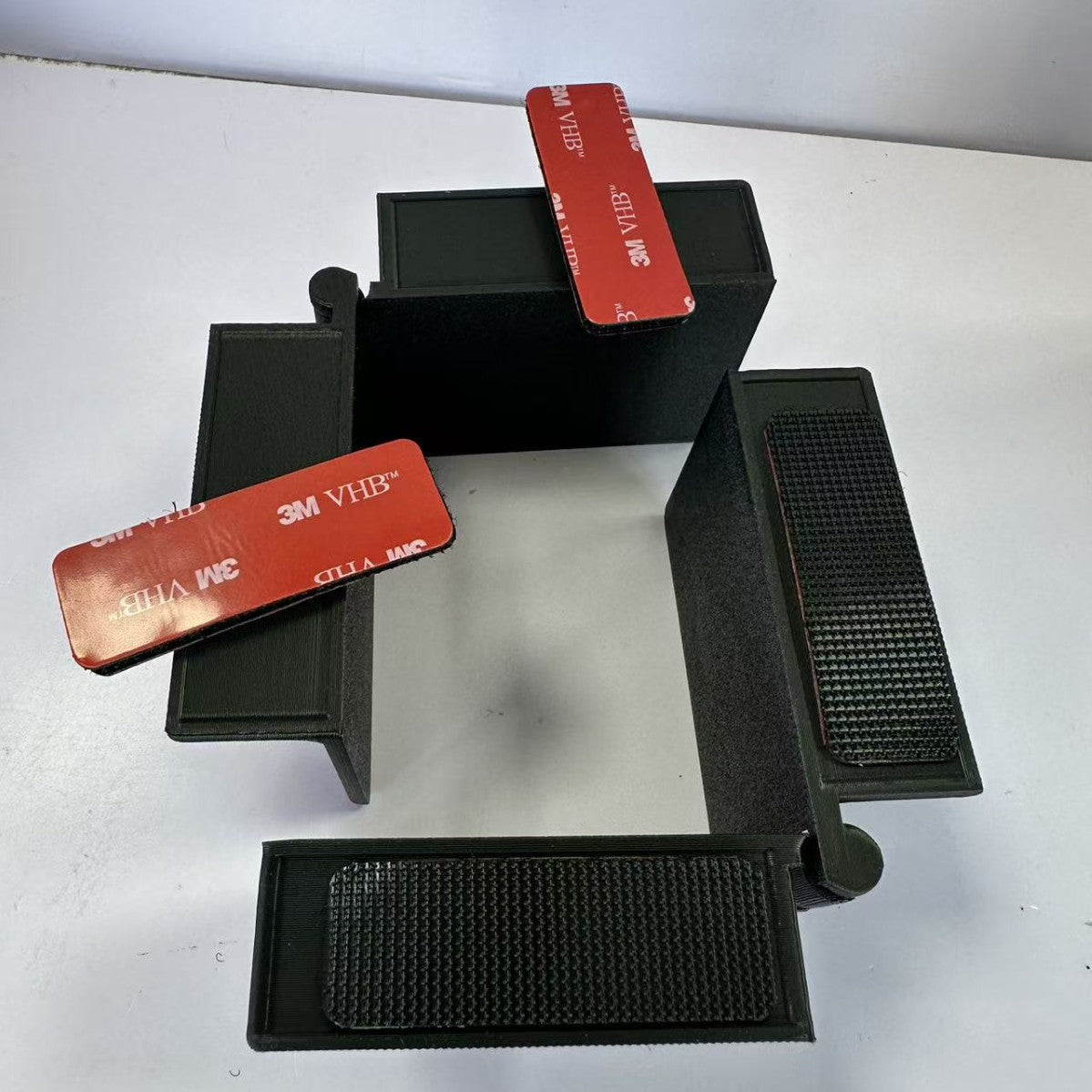 3D-printed Auxiliary Fixing Tool For Car Trunks