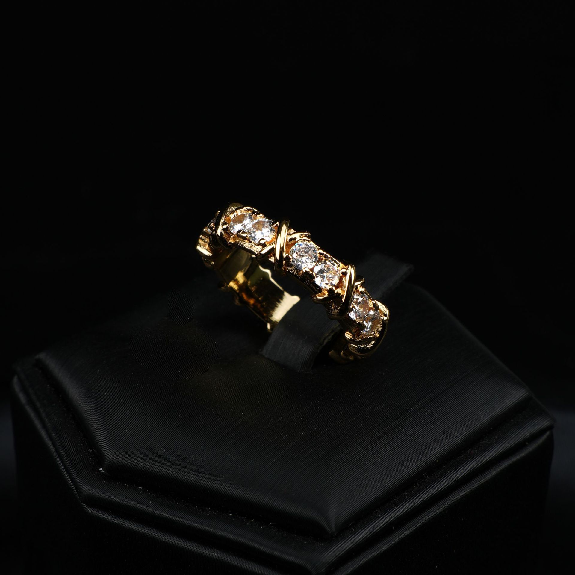 High Carbon Zircon Cross Row Ring For Women, Live Stream Bestseller Band, Real Gold Plated Copper Light Luxury Daily Versatile Jewelry