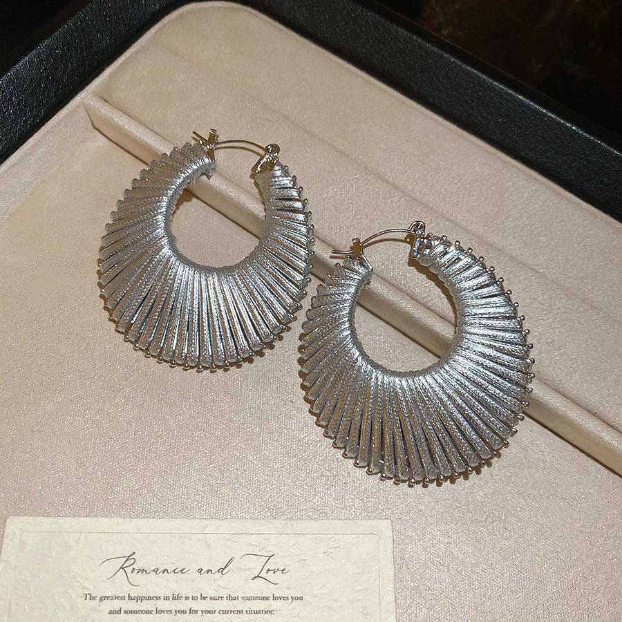 Minimalist Light Luxury Silver Circle Ear Studs Cold Wind Versatile Daily Earrings