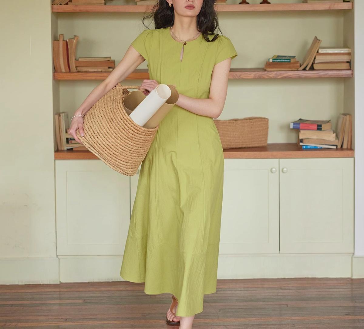 French-style One-button Round-neck Waist-cinched Dress