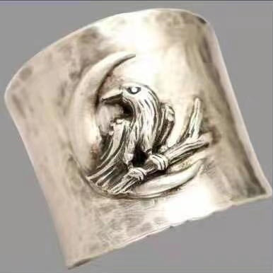 Fashionable Dark-Style Bird And Moon Ring