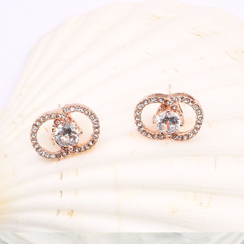 Women's Fashionable Casual Chanel-style Elegant Earrings