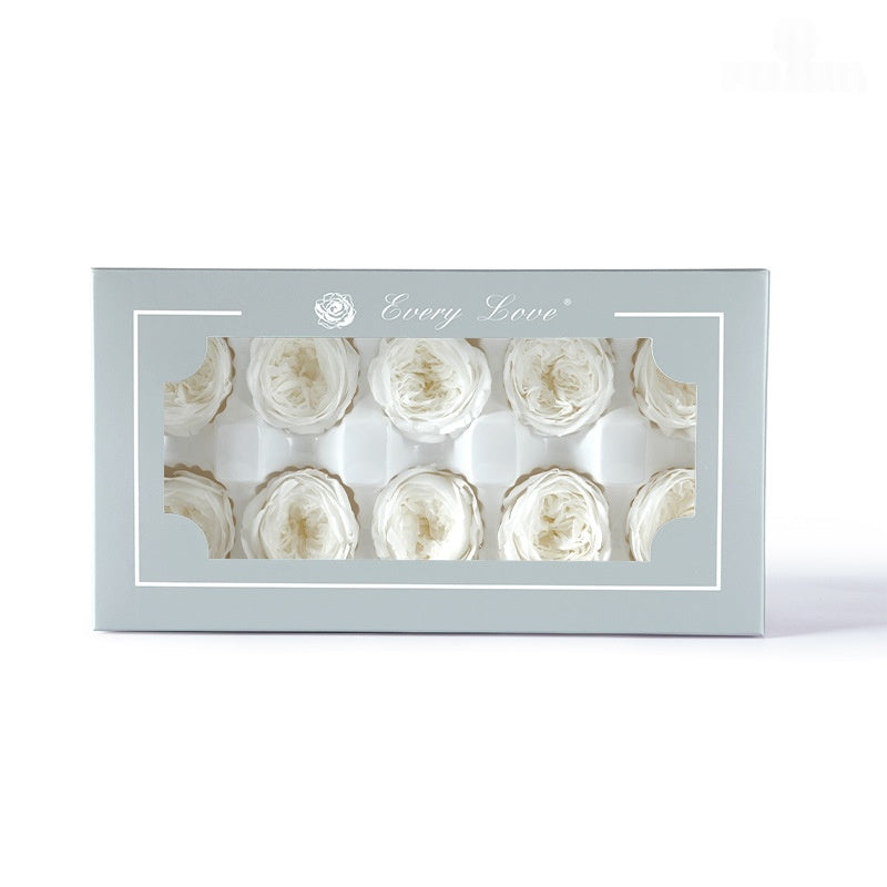 The Preserved Rose Bouquet Has Been Sealed With Resin