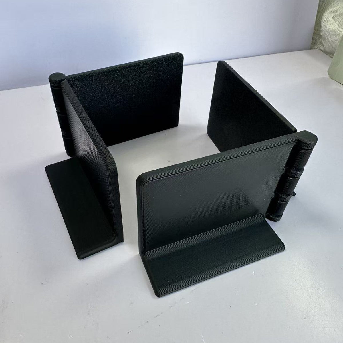 3D-printed Auxiliary Fixing Tool For Car Trunks
