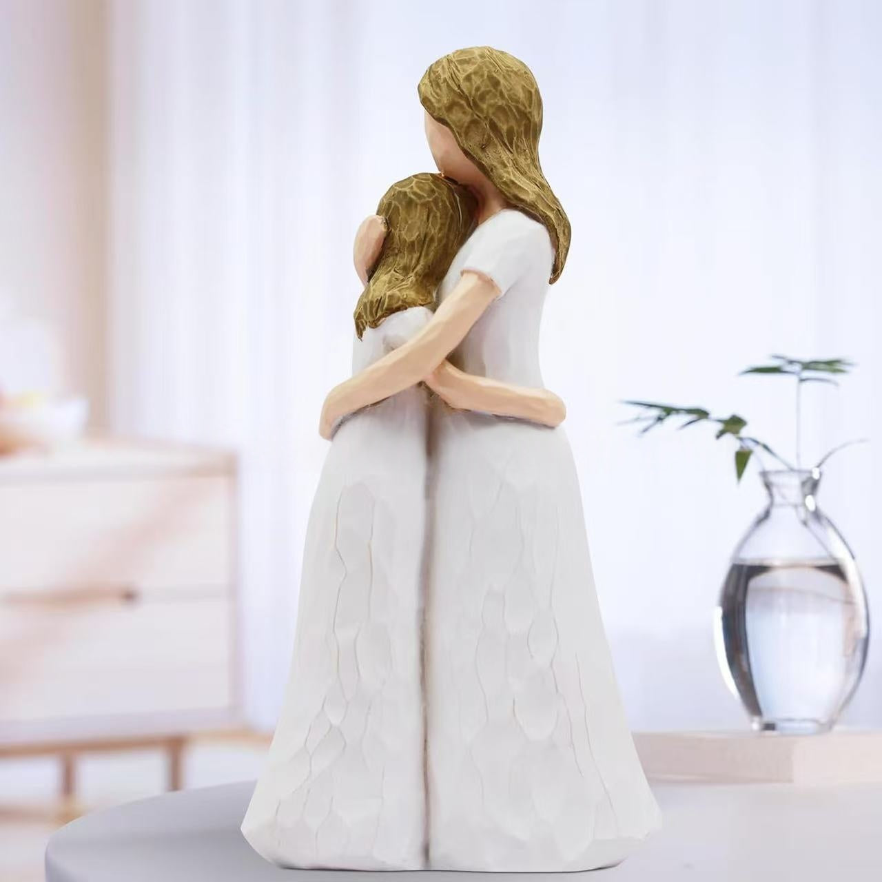Mother And Daughter Hugging Resin Craft Statue