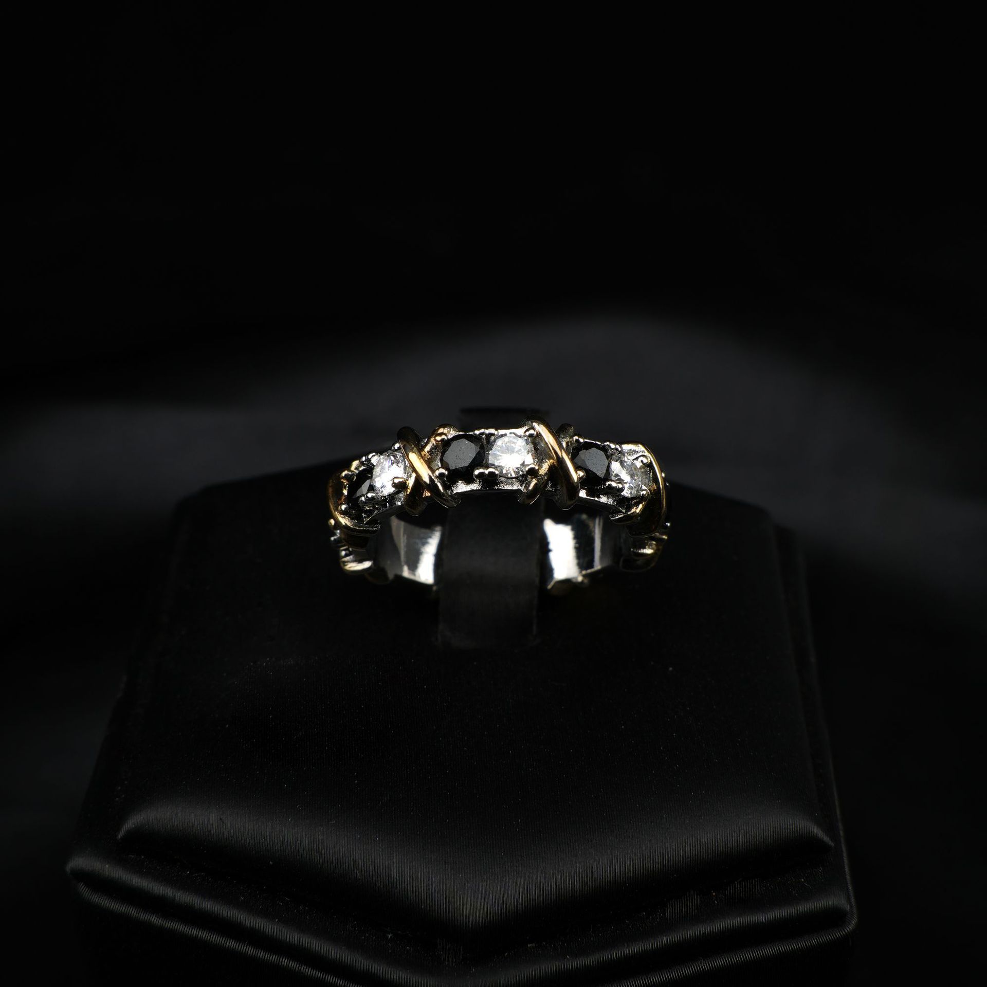 High Carbon Zircon Cross Row Ring For Women, Live Stream Bestseller Band, Real Gold Plated Copper Light Luxury Daily Versatile Jewelry