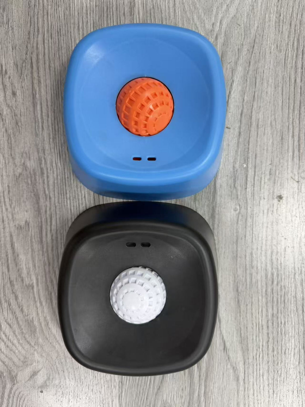 Pet Slow Feeder Non-Slip Spherical Dog Licking Bowl Anti-Choking Dog Bowl Lick Toy For Liquid Treats Bone Broth Yogurt