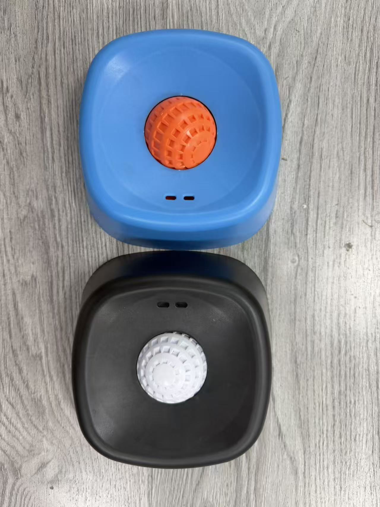 Pet Slow Feeder Non-Slip Spherical Dog Licking Bowl Anti-Choking Dog Bowl Lick Toy For Liquid Treats Bone Broth Yogurt
